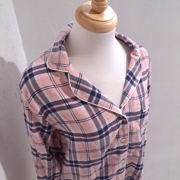 Ugg | Pink flannel women's button up pajama top - Picture 2 of 11